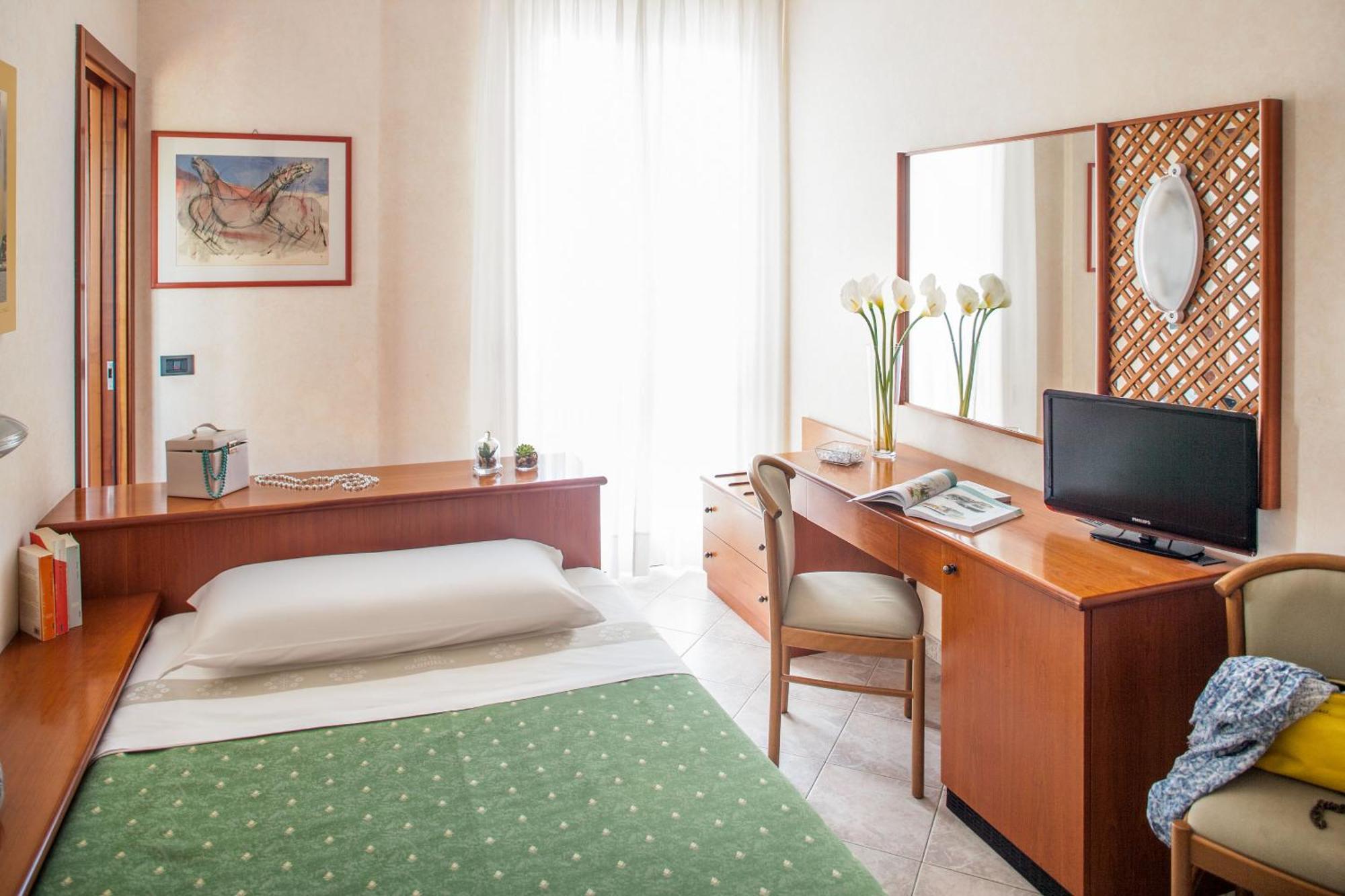 דיאנו מרינה Hotel Gabriella מראה חיצוני תמונה