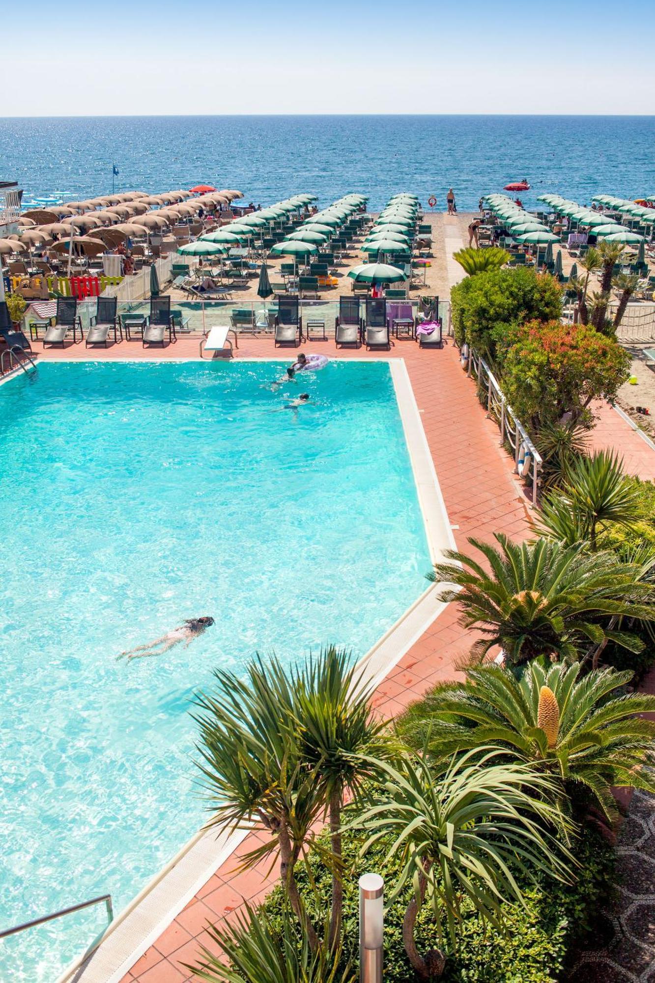 דיאנו מרינה Hotel Gabriella מראה חיצוני תמונה