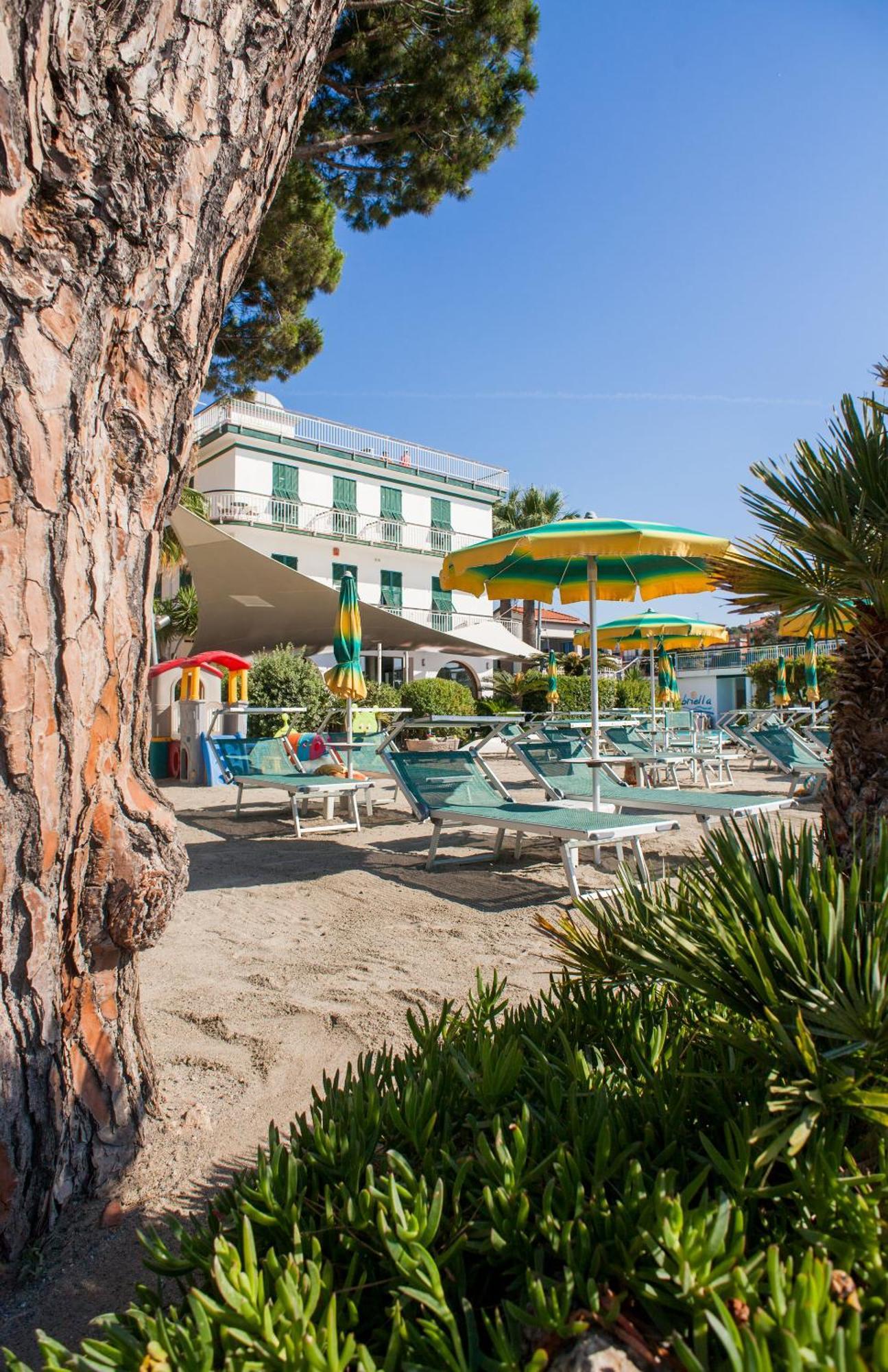דיאנו מרינה Hotel Gabriella מראה חיצוני תמונה