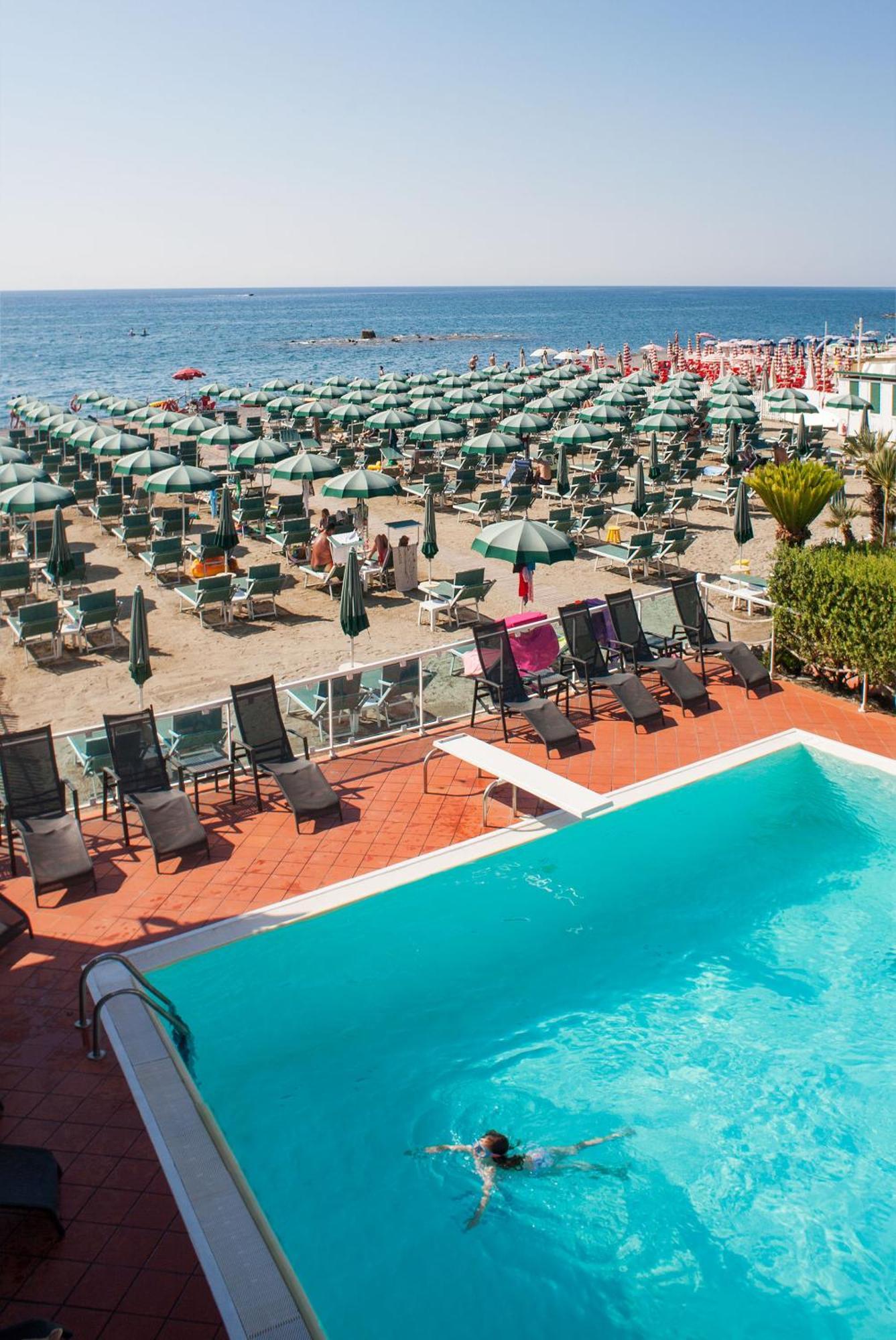 דיאנו מרינה Hotel Gabriella מראה חיצוני תמונה
