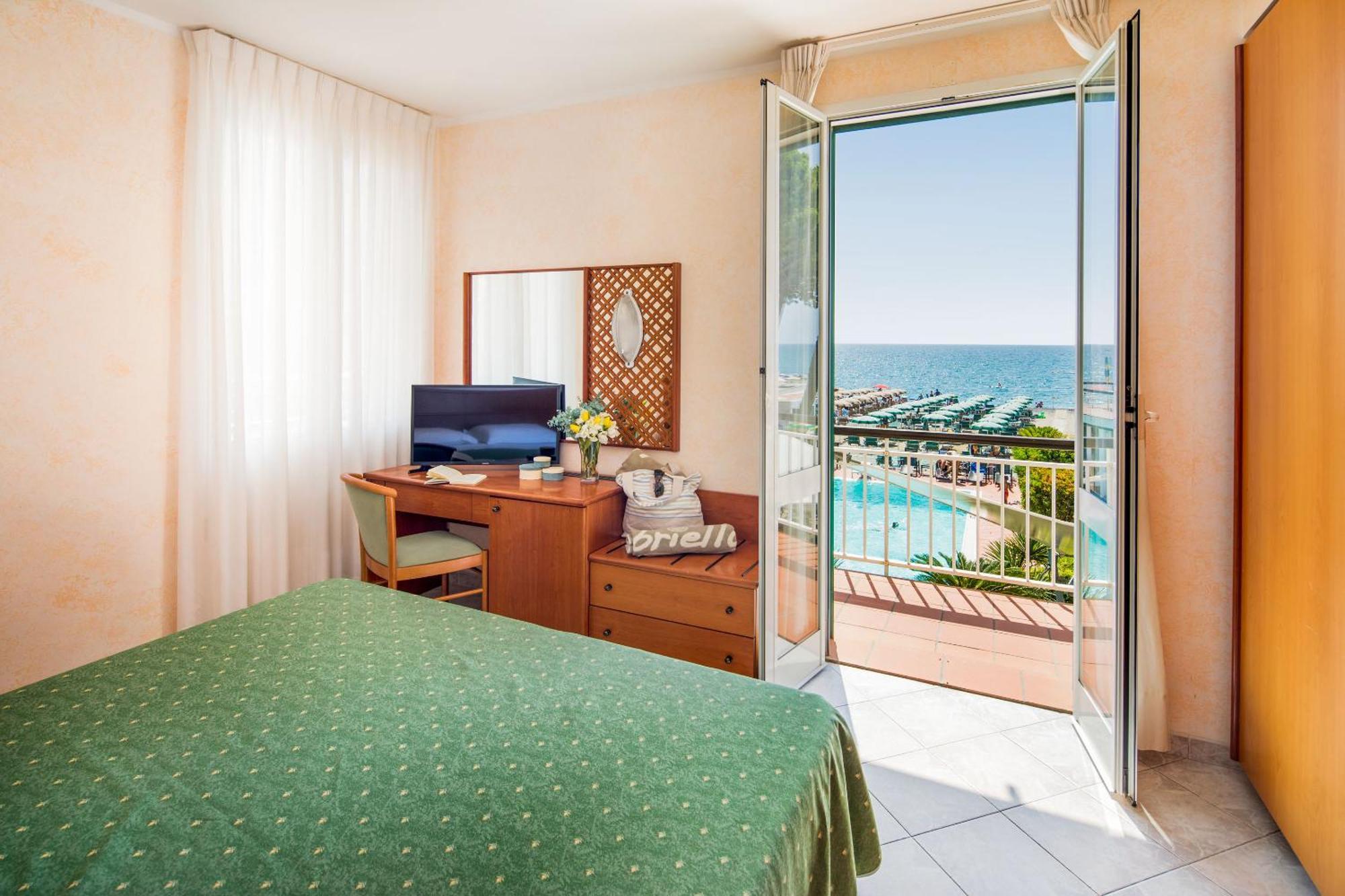 דיאנו מרינה Hotel Gabriella מראה חיצוני תמונה